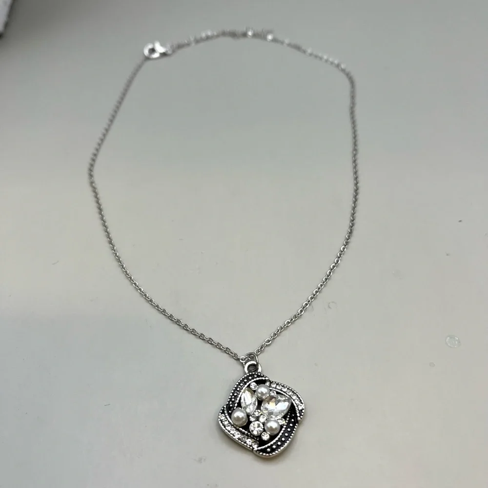 Ornate Silver and Black Vintage-Inspired Necklace - Picture 5 of 5